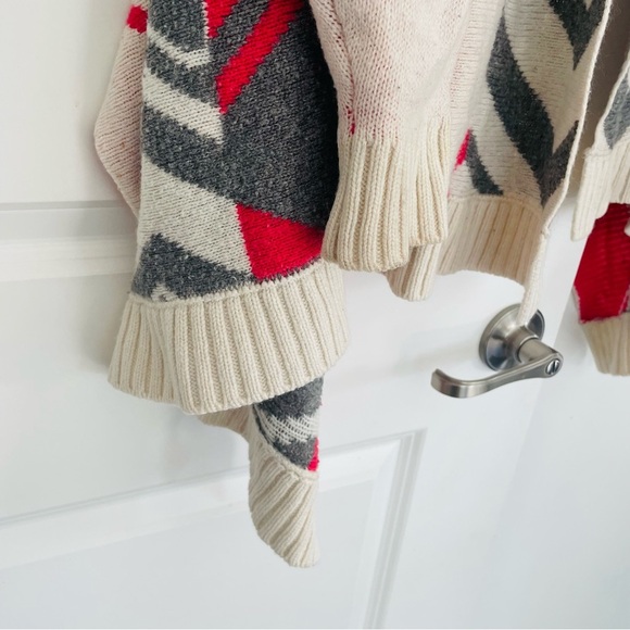 Forever 21 Aztec Knit Cardigan Size L - Picture 5 of 9